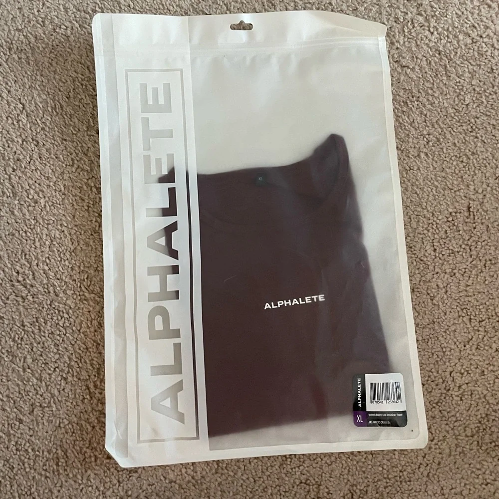 Alphalete Women's Amplify Long Sleeve Crop Top - Copper NWT - Picture 2 of 7